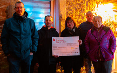 Lebendige Adventstürchen in Niederstaufenbach – Gemeinschaft, Wärme und gelebte Solidarität